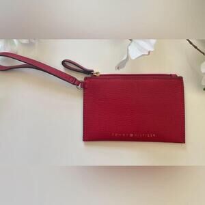 Tommy Hilfiger: Red Wristlet/ Cardholder (Red)
